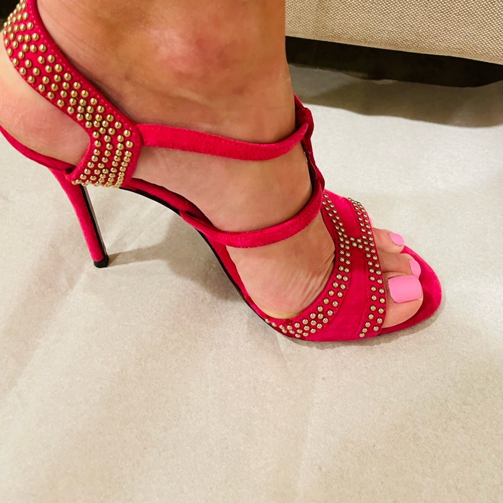 Cesare Paciotti designer heals in pink